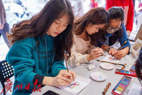 弹岭南古琴、画通草画、体验岭南飞针…广府庙会邀你来玩转非遗