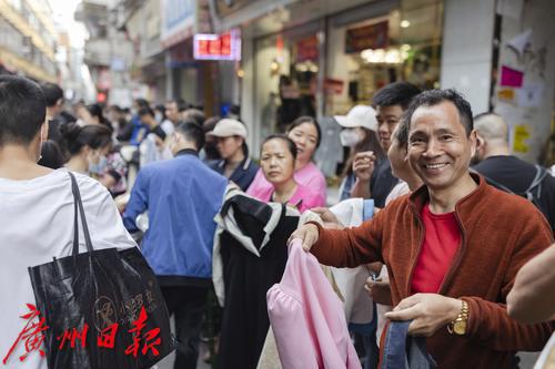 广州城中村制衣厂烟火气又回来了