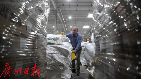 直击中国爱心救援物资广州仓库打包现场