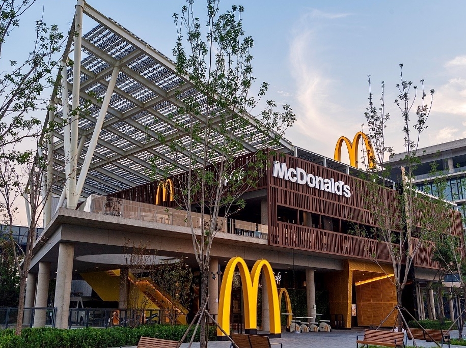 麦当劳中国近5000家餐厅“绿起来”了