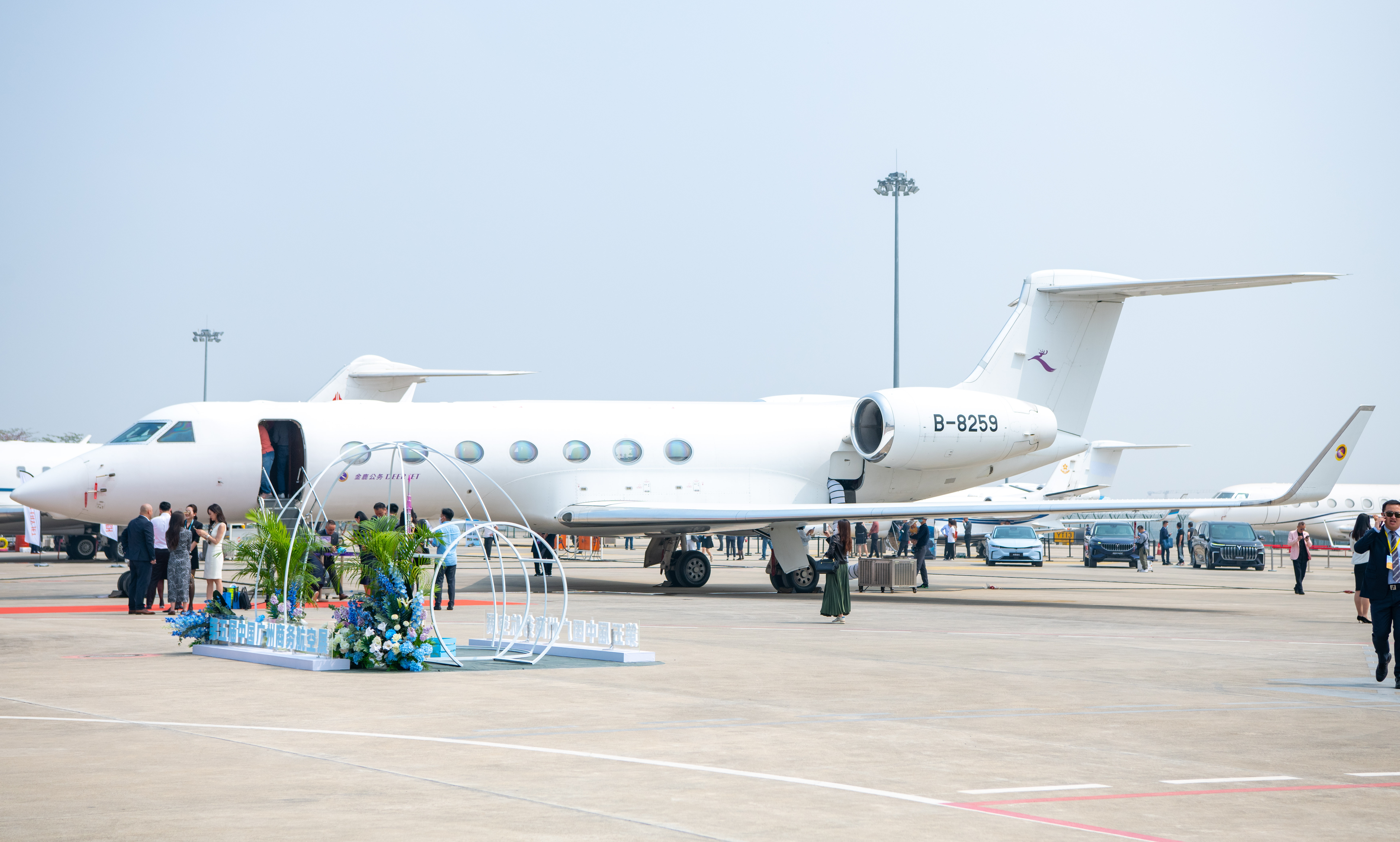 公务机客包飞行量猛增！企业不惜花几十万元包机出海拓业务