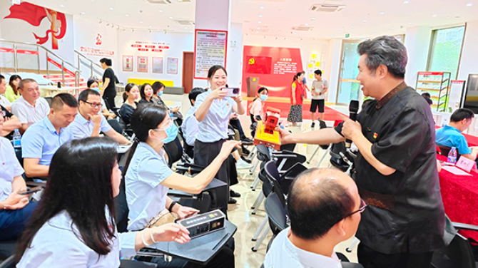 白云丨京溪街“古道课堂”思想大餐引领青年人才跟党走