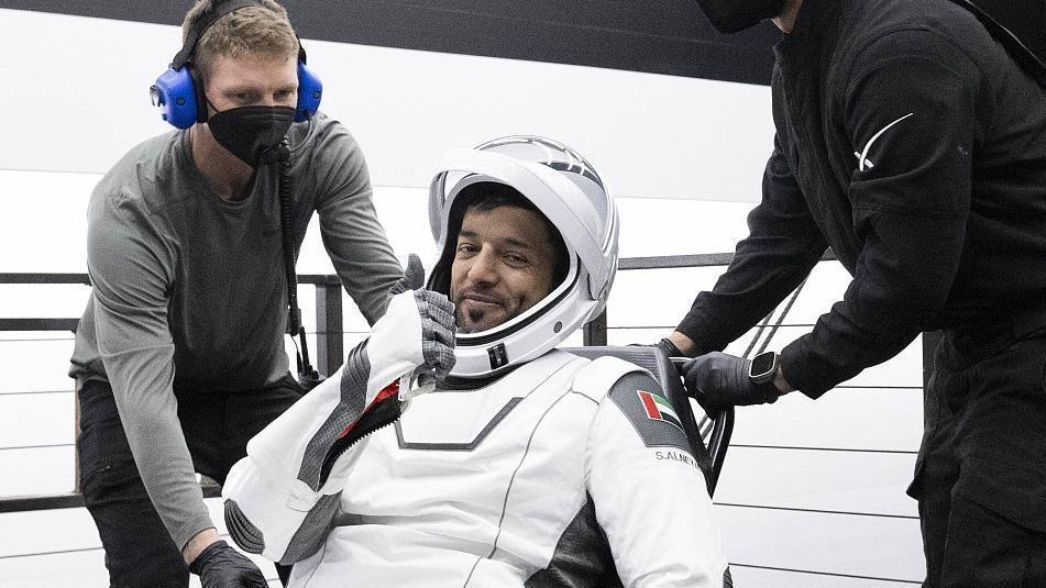 首位太空行走的阿拉伯宇航员返回阿联酋，愿参与中国空间站项目