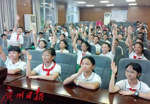 安全宣讲进校园 绿色出行平安到家