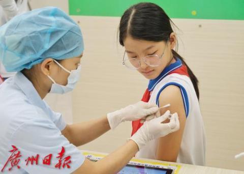 首针开打！广州市2023年十大民生实事“提高疾病预防能力，为初一女生免费接种二价HPV疫苗”在白云区全面启动
