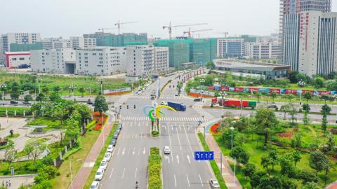 “改革开放45周年广东调研行”大型采访活动首站走进广清产业园