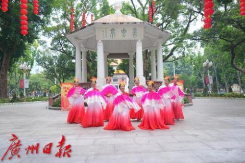 人民公园“相约音乐亭”与众乐乐