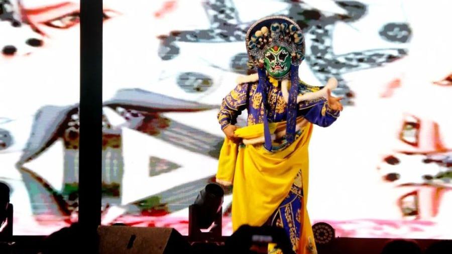 省文联“湾区文艺轻骑兵”走进阳山惠民演出