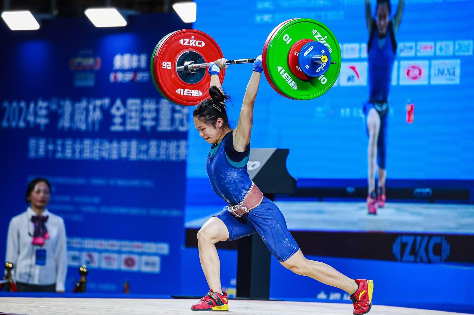 2024年全国举重冠军赛在东莞石龙开赛