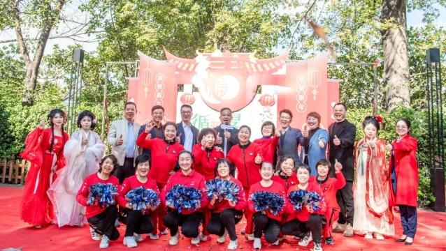 逛花市 购年货 感受年味 ！夏港街迎春花市开幕