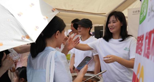 “集市+改造+数字平台”创新融合，从化区首场银龄集市开市