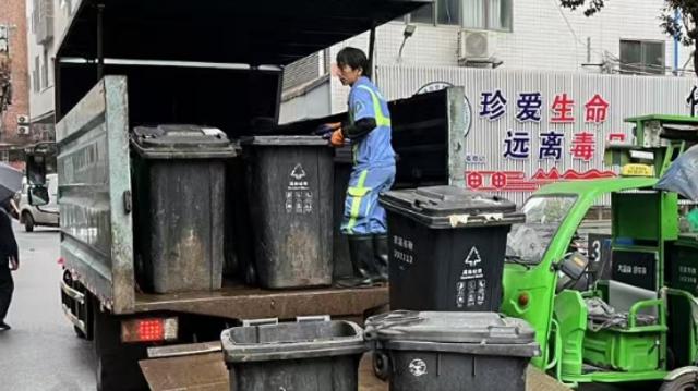 白云京溪街：投放定时定点 垃圾“日产日清”