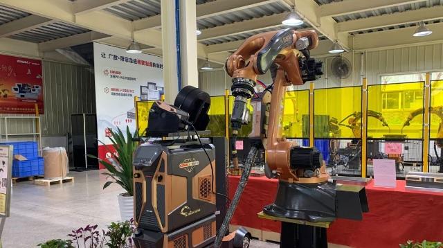 2025“活力中国调研行”走进广州黄埔区 看这两家企业“内外兼修”