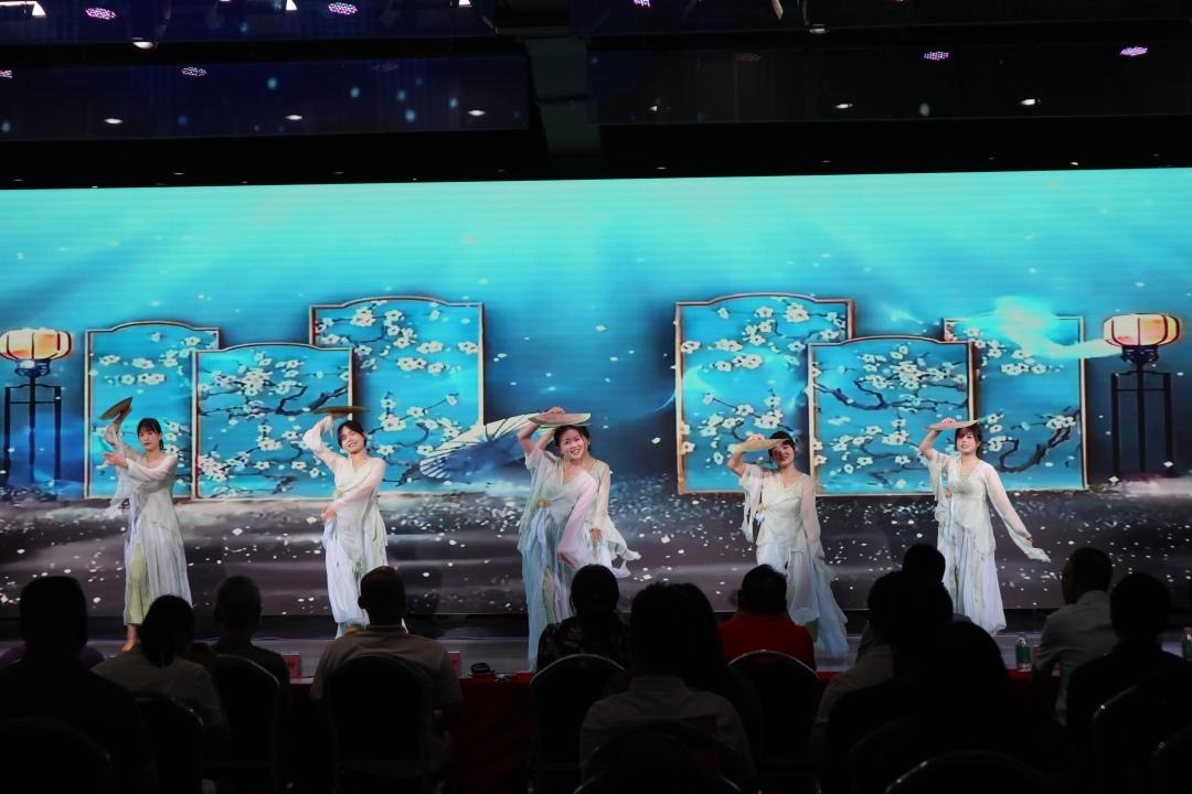 D913AFF6-8137-4679-844F-64995F07E4AB D913AFF6-8137-4679-844F-64995F07E4AB